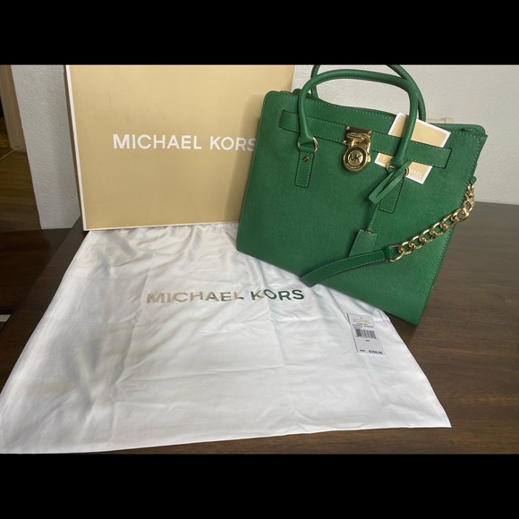 Authentic Michael Kors Bag. - Picture 1 of 6